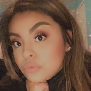 Meet your Posher, Giselle